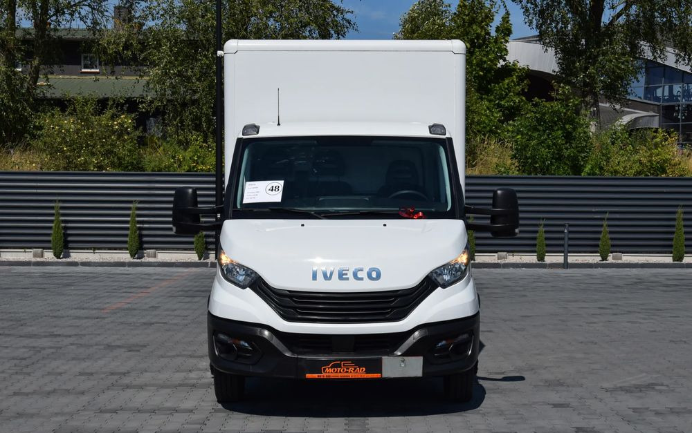 Iveco DAILY 35C16 / 2.3 - 160 KM / 3 OSOBY / DO 3,5 TONY / KONTENER / DOSTAWCZE / WINDA PALFINGER / KLIMA / 2022 / SERWISOWANY / SPROWADZONY Z NIEMIEC - Dobozos kisteherautó: 2 kép. Iveco DAILY 35C16 / 2.3 - 160 KM / 3 OSOBY / DO 3,5 TONY / KONTENER / DOSTAWCZE / WINDA PALFINGER / KLIMA / 2022 / SERWISOWANY / SPROWADZONY Z NIEMIEC - Dobozos kisteherautó: 2 kép.