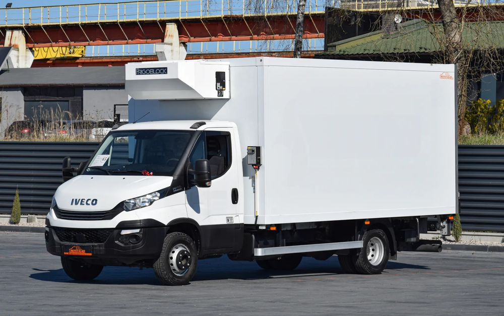 Iveco DAILY 70C18 / 3.0 - 180 KM / AUTOMAT HI-MATIC / 3 OSOBY / CHŁODNIA - MROŹNIA 4,55 M / AGREGAD FRIGOBLOCK / WINDA SORENSEN / KLIMA / TEMPOMAT / KAMERA COFANIA / REGULOWANE ZAWIESZENIE / SERWISOWA - Hűtős teherautó: 1 kép. Iveco DAILY 70C18 / 3.0 - 180 KM / AUTOMAT HI-MATIC / 3 OSOBY / CHŁODNIA - MROŹNIA 4,55 M / AGREGAD FRIGOBLOCK / WINDA SORENSEN / KLIMA / TEMPOMAT / KAMERA COFANIA / REGULOWANE ZAWIESZENIE / SERWISOWA - Hűtős teherautó: 1 kép.