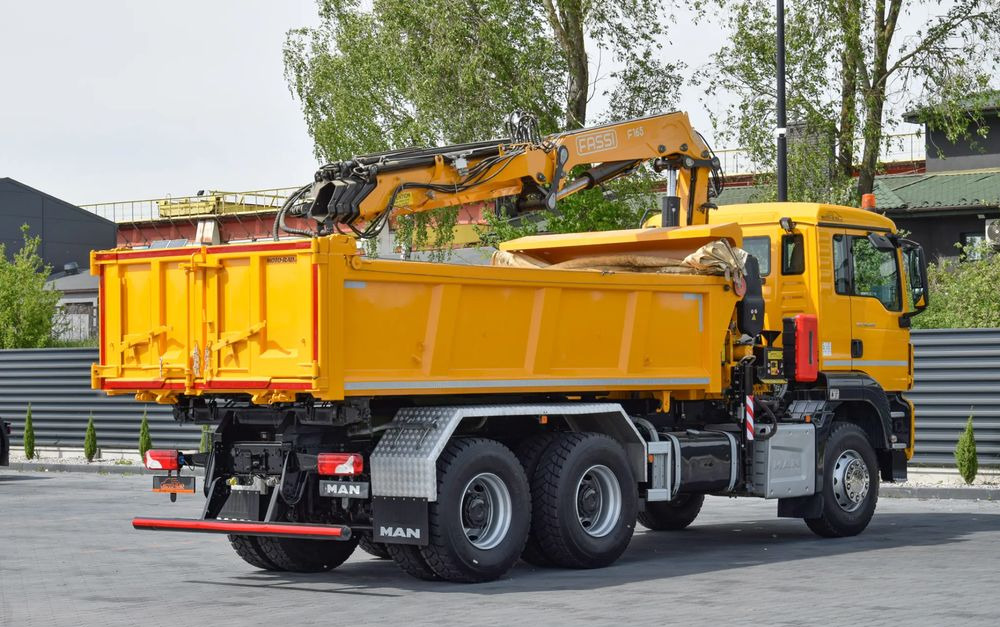 MAN TGS 26.400 / 6x4 / EURO 6 / UDT / HDS FASSI 165 / WYSUW x3 / ROTATOR / CHWYTAK / STEROWANIE RADIOWE / WZMOCNIONA RAMA / WYWROTKA / HYDROBURTA / AUTOMAT / 2017 / NOWE OPONY - 100% / NISKI PRZEBIEG - Billenőplatós teherautó: 5 kép. MAN TGS 26.400 / 6x4 / EURO 6 / UDT / HDS FASSI 165 / WYSUW x3 / ROTATOR / CHWYTAK / STEROWANIE RADIOWE / WZMOCNIONA RAMA / WYWROTKA / HYDROBURTA / AUTOMAT / 2017 / NOWE OPONY - 100% / NISKI PRZEBIEG - Billenőplatós teherautó: 5 kép.