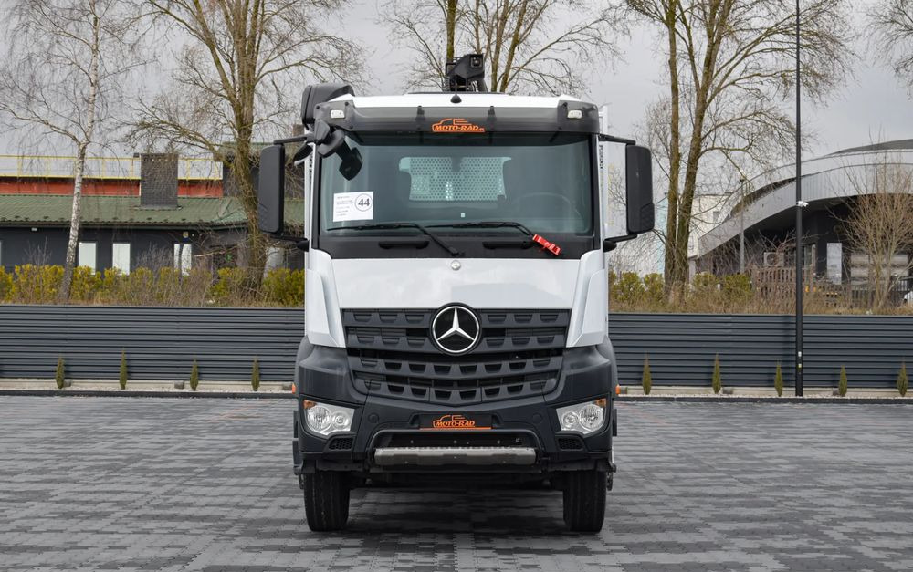 Mercedes-Benz AROCS 2636 / 6x4 / HIAB X-HIPRO 192 E-3 / WYSUW x3 / ROTATOR / STEROWANIE RADIOWE / UDT / PODPORY HYDRAULICZNE / AUTOMAT / KAMERA COFANIA / NISKI PRZEBIEG / SPROWADZONY - Platós teherautó, Darus autó: 2 kép. Mercedes-Benz AROCS 2636 / 6x4 / HIAB X-HIPRO 192 E-3 / WYSUW x3 / ROTATOR / STEROWANIE RADIOWE / UDT / PODPORY HYDRAULICZNE / AUTOMAT / KAMERA COFANIA / NISKI PRZEBIEG / SPROWADZONY - Platós teherautó, Darus autó: 2 kép.