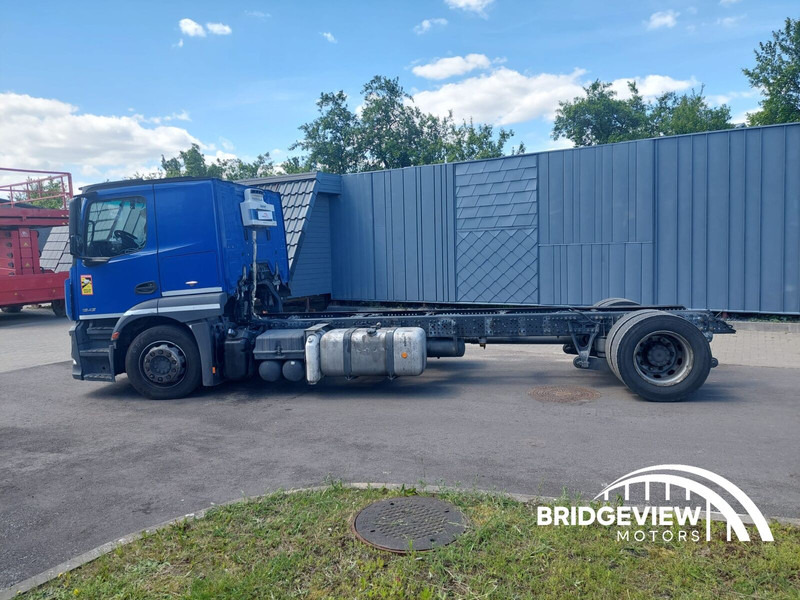 Mercedes-Benz Actros 1843 - Alvaz teherautó: 4 kép. Mercedes-Benz Actros 1843 - Alvaz teherautó: 4 kép.