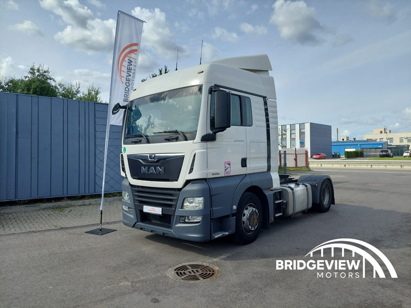 MAN TGX 18.460 - Nyergesvontató: 1 kép. MAN TGX 18.460 - Nyergesvontató: 1 kép.