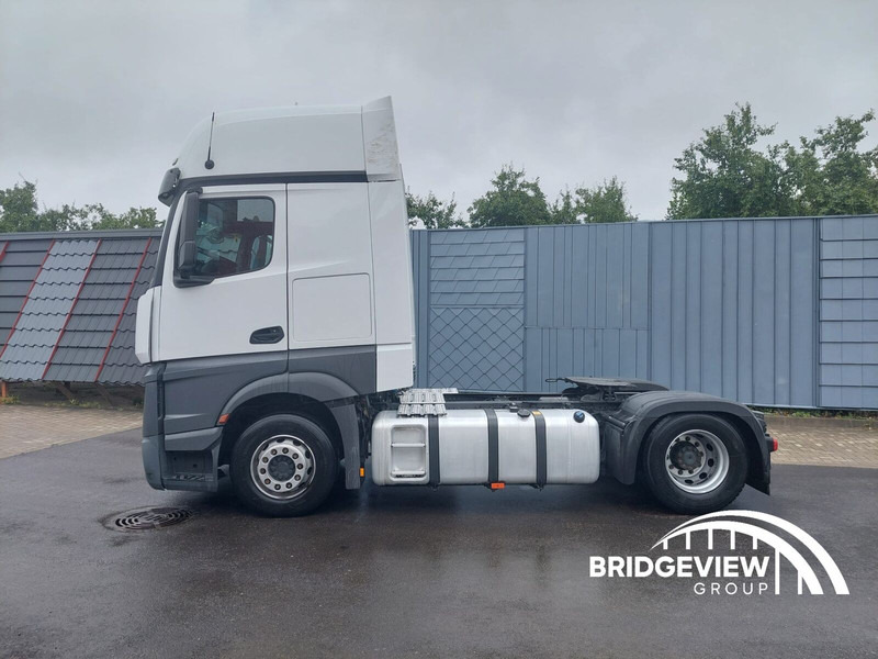 Mercedes-Benz Actros 1845 GIGA SOLO CABIN - Nyergesvontató: 4 kép. Mercedes-Benz Actros 1845 GIGA SOLO CABIN - Nyergesvontató: 4 kép.