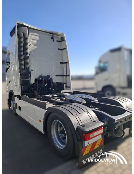 Volvo FH 500 - Nyergesvontató: 4 kép. Volvo FH 500 - Nyergesvontató: 4 kép.