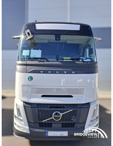 Volvo FH 500 - Nyergesvontató: 3 kép. Volvo FH 500 - Nyergesvontató: 3 kép.