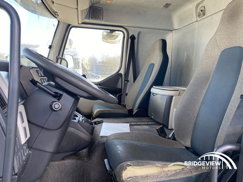 Volvo FL 250 - Hűtős teherautó: 3 kép. Volvo FL 250 - Hűtős teherautó: 3 kép.