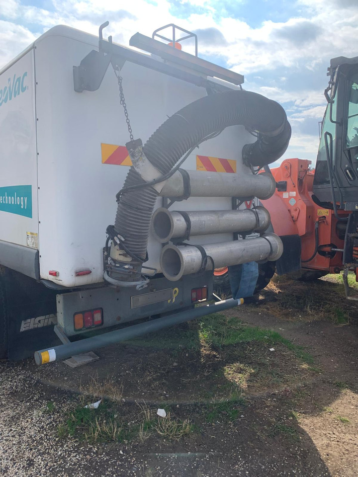 ELGIN GEOVAC VACUUM SWEEPER E TECHNOLOGY - Utcaseprő gép: 3 kép. ELGIN GEOVAC VACUUM SWEEPER E TECHNOLOGY - Utcaseprő gép: 3 kép.
