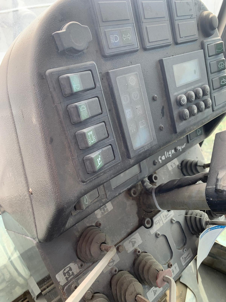 TEREX TG 150 MOTOR GRADER - Gréder: 5 kép. TEREX TG 150 MOTOR GRADER - Gréder: 5 kép.