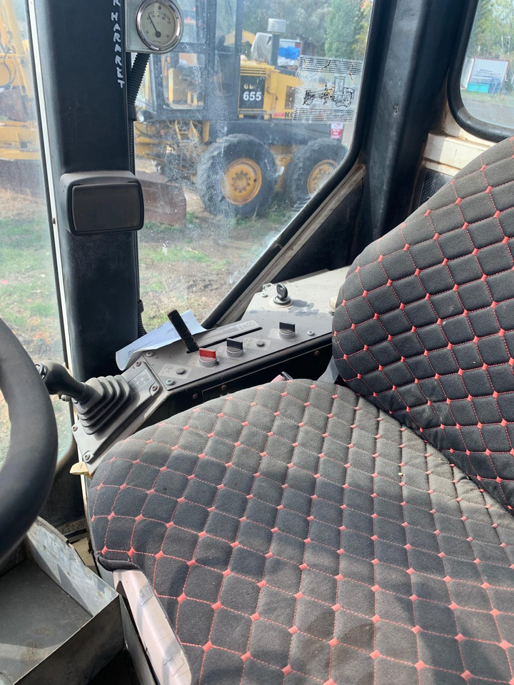 TEREX TG 150 MOTOR GRADER - Gréder: 4 kép. TEREX TG 150 MOTOR GRADER - Gréder: 4 kép.