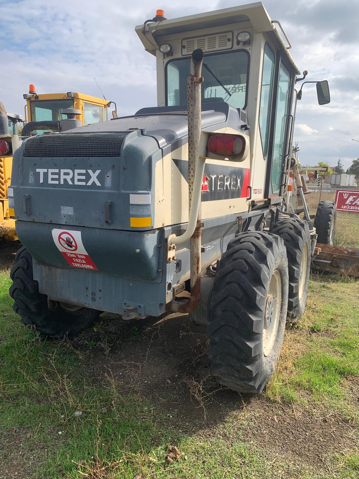 TEREX TG 150 - Gréder: 3 kép. TEREX TG 150 - Gréder: 3 kép.
