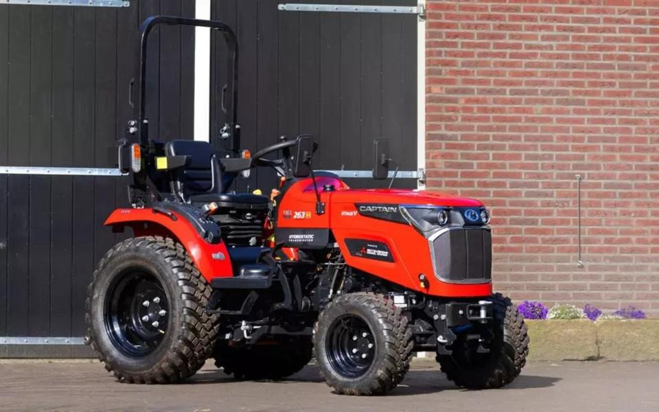 Feiertagaktion Captain Kleintraktoren mit kostenlosem Mäher - Kistraktor: 5 kép. Feiertagaktion Captain Kleintraktoren mit kostenlosem Mäher - Kistraktor: 5 kép.