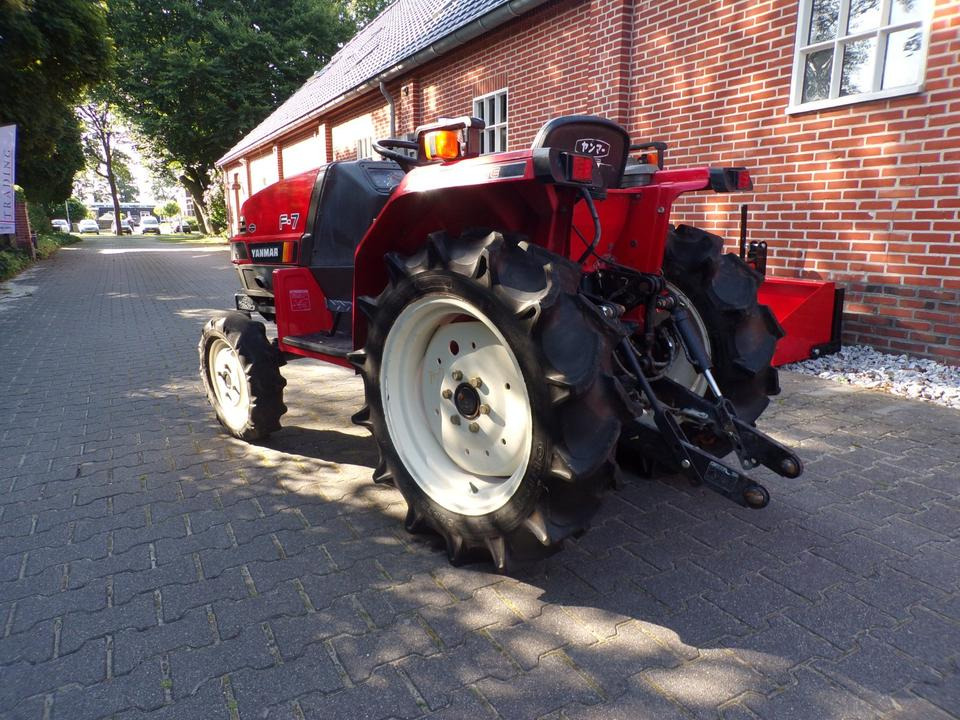 Kleintraktor Yanmar F-7 - Kistraktor: 4 kép. Kleintraktor Yanmar F-7 - Kistraktor: 4 kép.