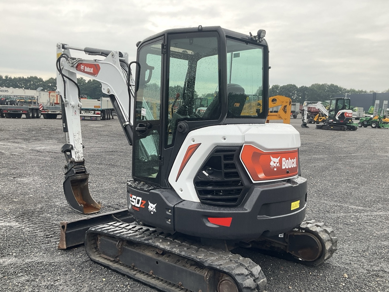 BOBCAT E50z - Minikotró: 2 kép. BOBCAT E50z - Minikotró: 2 kép.