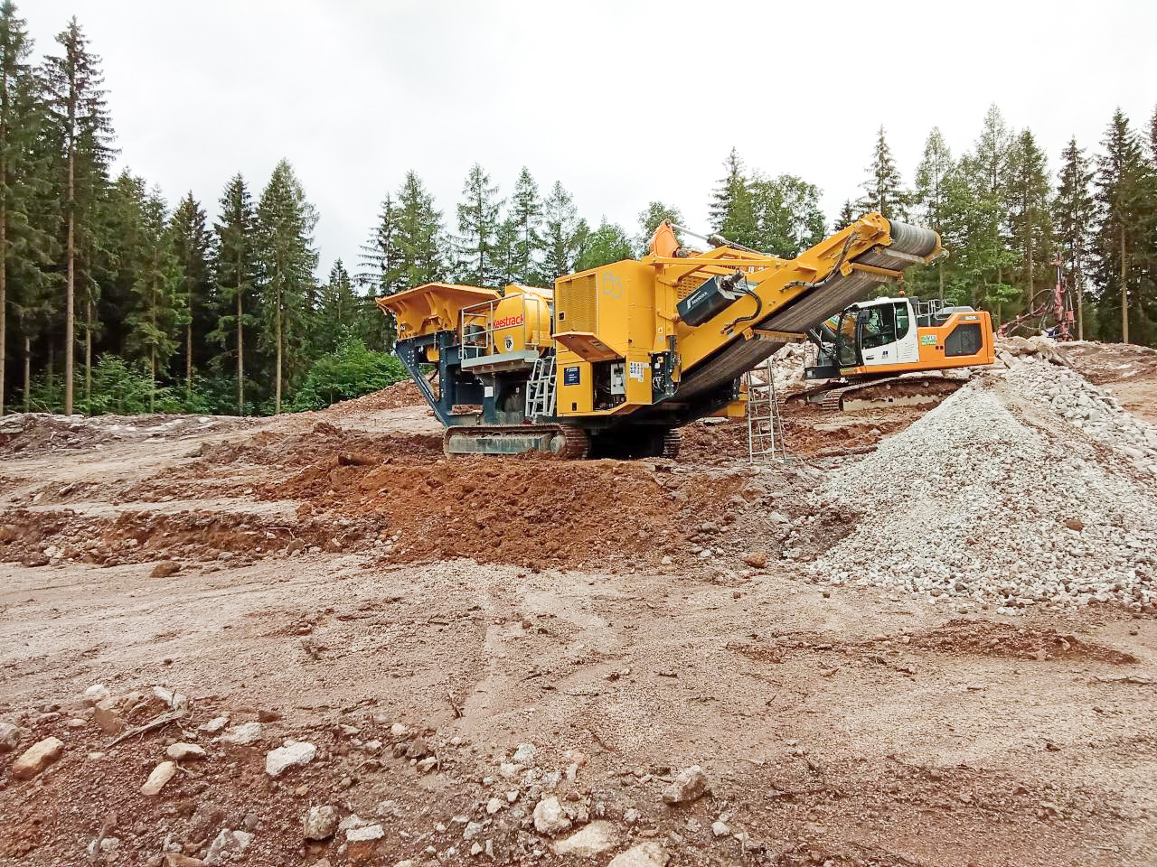 Keestrack B3 - Pofás törő: 3 kép. Keestrack B3 - Pofás törő: 3 kép.