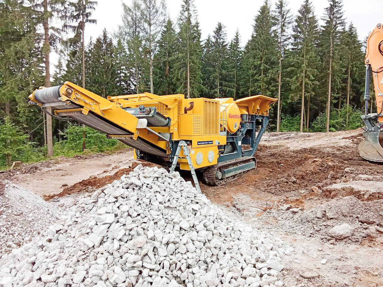 Keestrack B3 - Pofás törő: 1 kép. Keestrack B3 - Pofás törő: 1 kép.