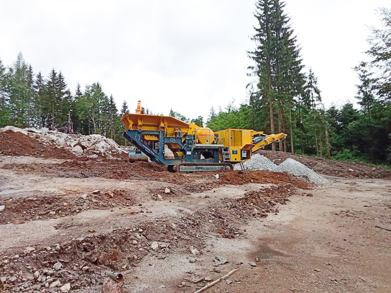 Keestrack B3 - Pofás törő: 2 kép. Keestrack B3 - Pofás törő: 2 kép.