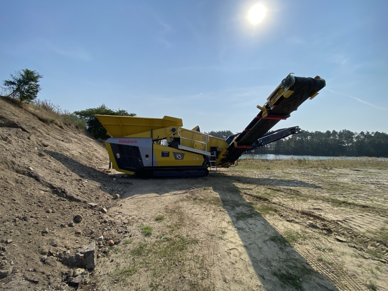 Keestrack K3 - Siebanlage - Osztályozó berendezés: 3 kép. Keestrack K3 - Siebanlage - Osztályozó berendezés: 3 kép.