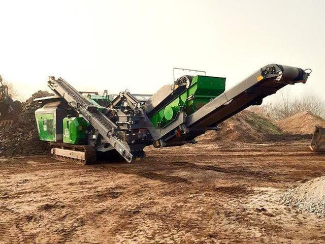 MCCLOSKEY J3CR - Törőgép: 3 kép. MCCLOSKEY J3CR - Törőgép: 3 kép.