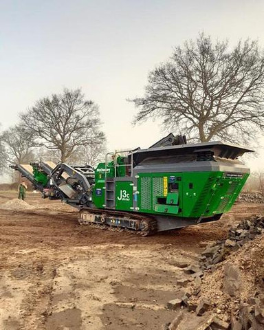 MCCLOSKEY J3CR - Törőgép: 2 kép. MCCLOSKEY J3CR - Törőgép: 2 kép.