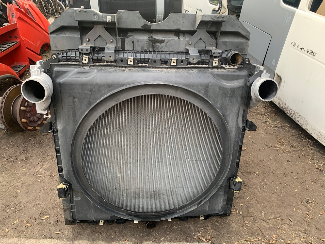 CHŁODNICA WODY POWIETRZA MERCEDES ACTROS MP4 MP 4 - Radiátor - Teherautó: 1 kép. CHŁODNICA WODY POWIETRZA MERCEDES ACTROS MP4 MP 4 - Radiátor - Teherautó: 1 kép.