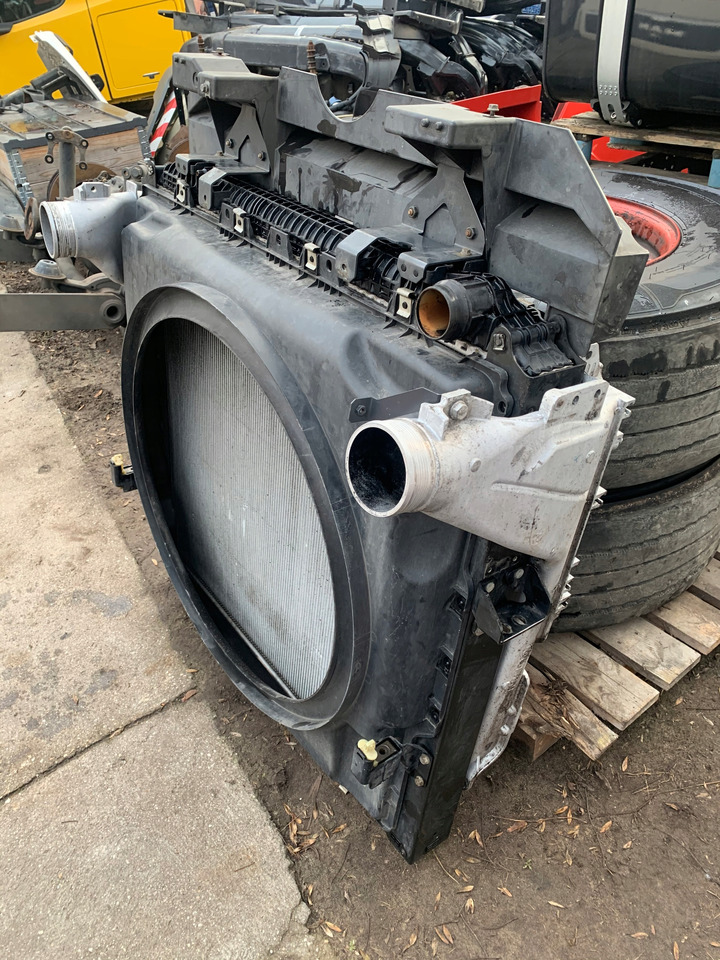 CHŁODNICA WODY POWIETRZA MERCEDES ACTROS MP4 MP 4 - Radiátor - Teherautó: 5 kép. CHŁODNICA WODY POWIETRZA MERCEDES ACTROS MP4 MP 4 - Radiátor - Teherautó: 5 kép.