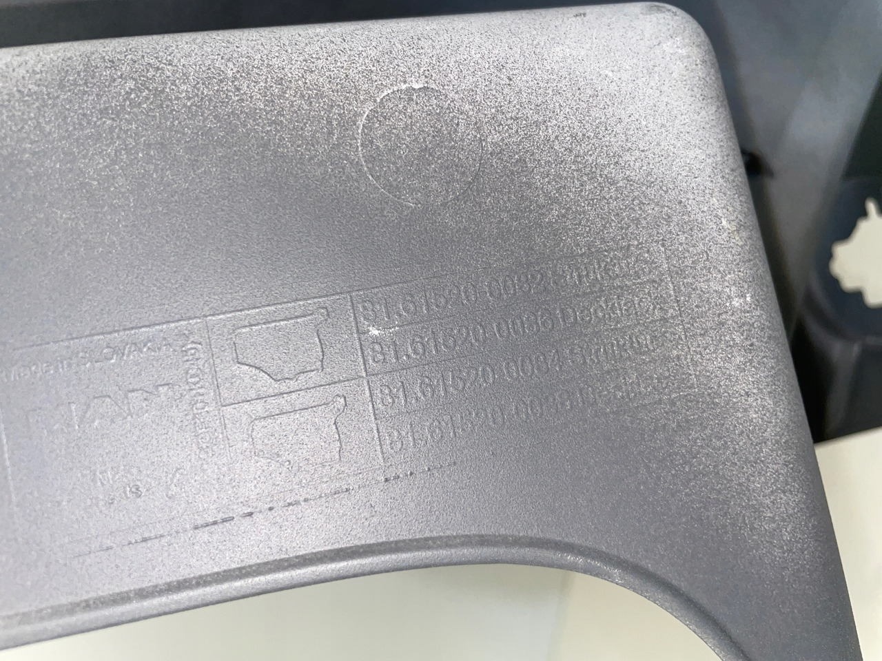 GÓRNA STOPNICA STOPIEŃ MAN TGX TGX3 TG3 81615200082 - Lépcső - Teherautó: 5 kép. GÓRNA STOPNICA STOPIEŃ MAN TGX TGX3 TG3 81615200082 - Lépcső - Teherautó: 5 kép.