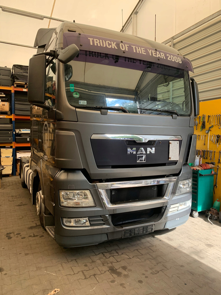 KABINA MAN TGX XLX - Fülke - Teherautó: 2 kép. KABINA MAN TGX XLX - Fülke - Teherautó: 2 kép.