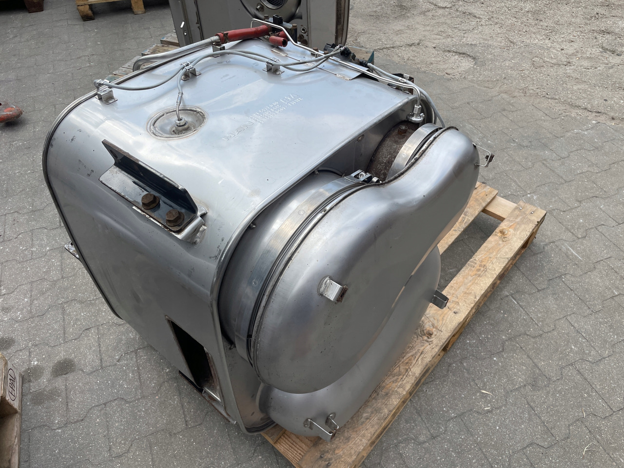 KATALIZATOR MAN TGX TGS EURO 6 DPF TŁUMIK WYDECH 81151036115 - Kipufogócső - Teherautó: 3 kép. KATALIZATOR MAN TGX TGS EURO 6 DPF TŁUMIK WYDECH 81151036115 - Kipufogócső - Teherautó: 3 kép.