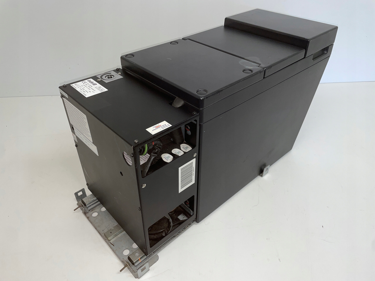 LODÓWKA CHŁODZIARKA IVECO STRALIS INTEL B 504195453 - Fülke és belső tér - Teherautó: 5 kép. LODÓWKA CHŁODZIARKA IVECO STRALIS INTEL B 504195453 - Fülke és belső tér - Teherautó: 5 kép.