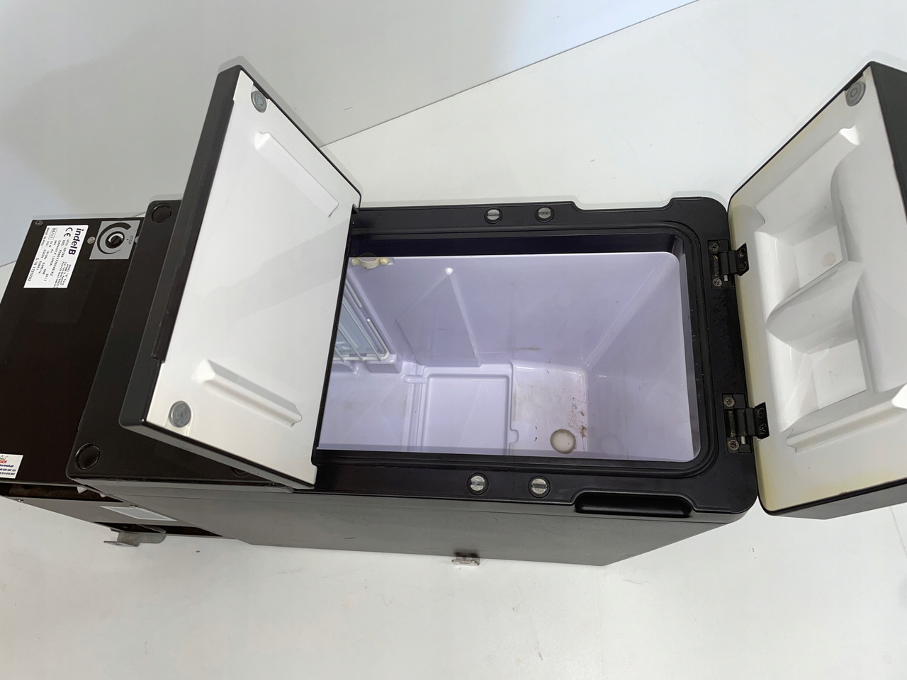 LODÓWKA CHŁODZIARKA IVECO STRALIS INTEL B 504195453 - Fülke és belső tér - Teherautó: 4 kép. LODÓWKA CHŁODZIARKA IVECO STRALIS INTEL B 504195453 - Fülke és belső tér - Teherautó: 4 kép.