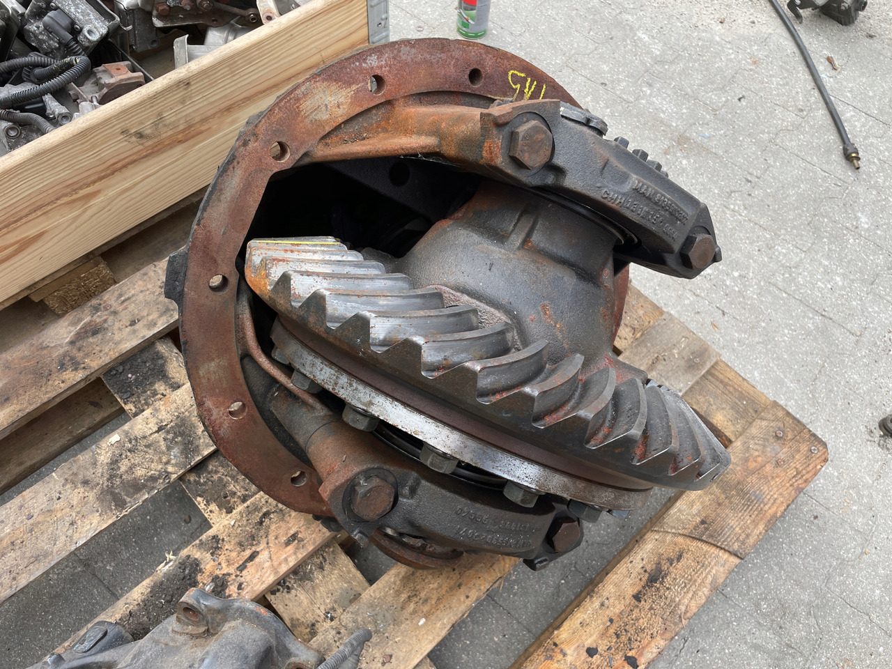 MAN TGX TGS TGA WKŁAD DYFERENCJAŁ MOSTU DYFER 38:15, 81350106301 - Hátsó tengely - Teherautó: 2 kép. MAN TGX TGS TGA WKŁAD DYFERENCJAŁ MOSTU DYFER 38:15, 81350106301 - Hátsó tengely - Teherautó: 2 kép.