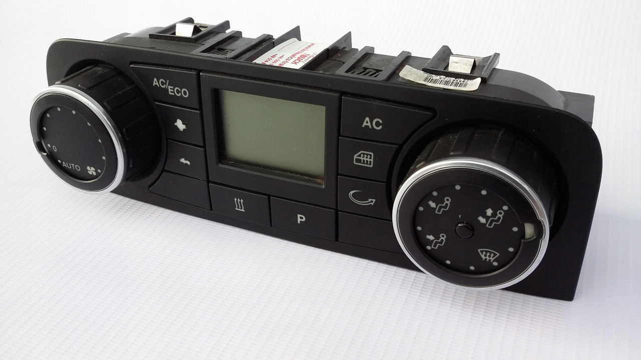 PANEL STEROWNIK KLIMATYZACJI MAN TGX TGS NR 970 - Műszerfal - Teherautó: 1 kép. PANEL STEROWNIK KLIMATYZACJI MAN TGX TGS NR 970 - Műszerfal - Teherautó: 1 kép.