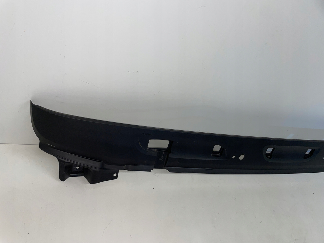 PODSZYBIE DAF MASKOWNICA OSŁONA DAF XF EURO 6 1940691 - Szélvédő - Teherautó: 2 kép. PODSZYBIE DAF MASKOWNICA OSŁONA DAF XF EURO 6 1940691 - Szélvédő - Teherautó: 2 kép.