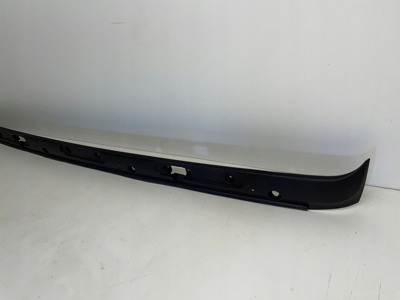 PODSZYBIE OSŁONA MASKOWNICA DAF 105 XF DAF 1665944 - Szélvédő - Teherautó: 3 kép. PODSZYBIE OSŁONA MASKOWNICA DAF 105 XF DAF 1665944 - Szélvédő - Teherautó: 3 kép.