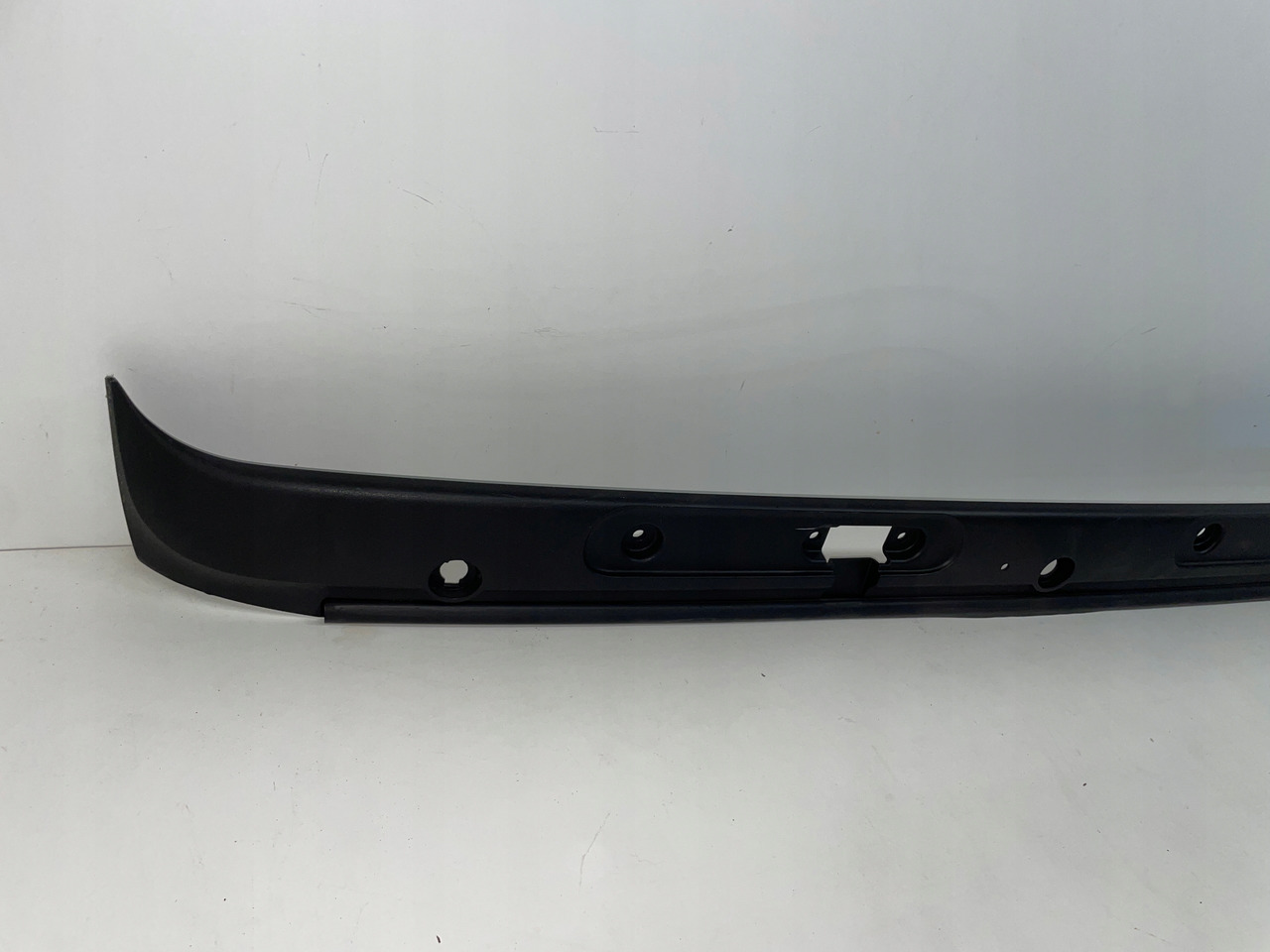 PODSZYBIE OSŁONA MASKOWNICA DAF 105 XF DAF 1665944 - Szélvédő - Teherautó: 2 kép. PODSZYBIE OSŁONA MASKOWNICA DAF 105 XF DAF 1665944 - Szélvédő - Teherautó: 2 kép.