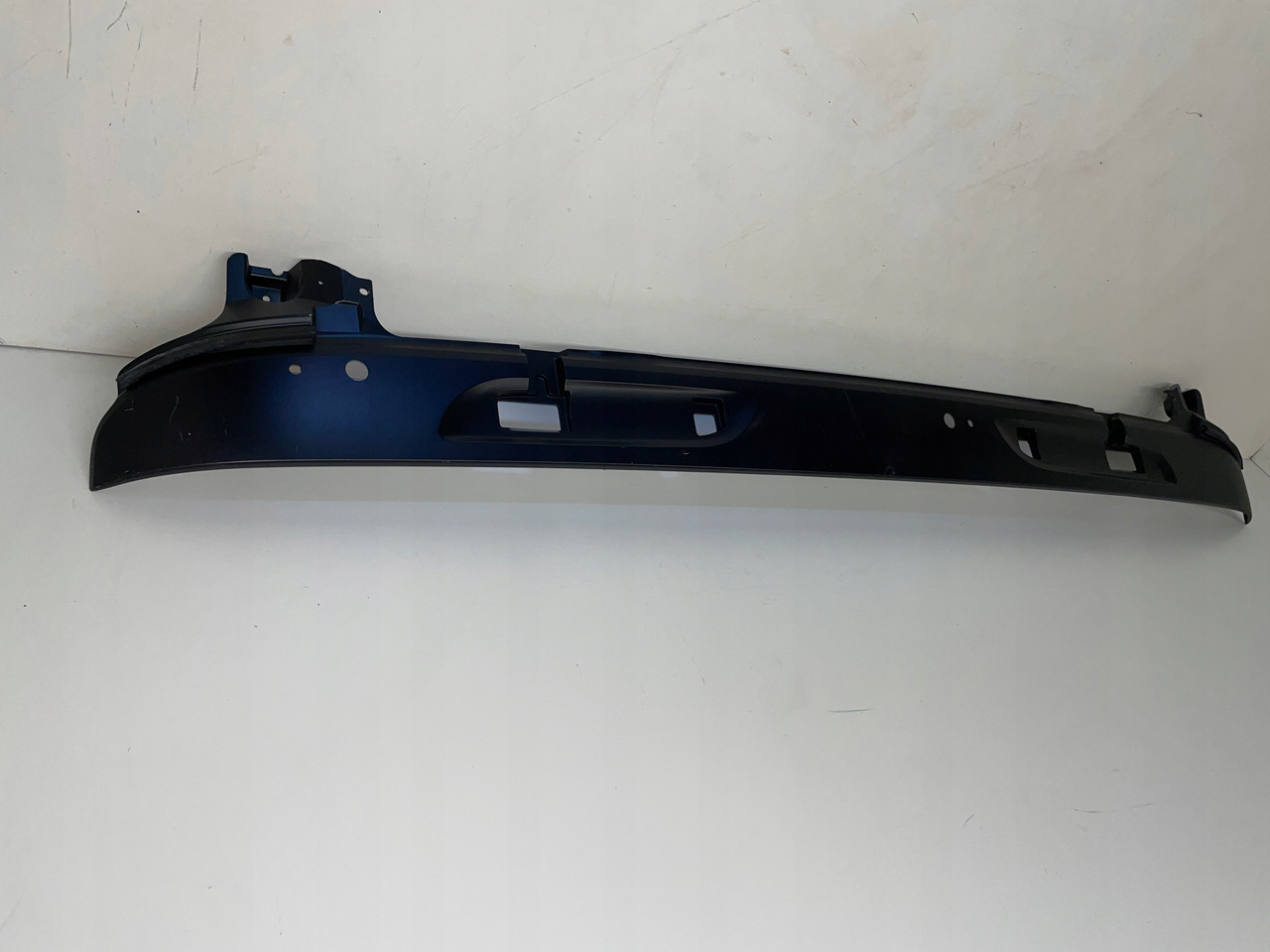 PODSZYBIE OSŁONA MASKOWNICA DAF CF 1980795 - Szélvédő - Teherautó: 3 kép. PODSZYBIE OSŁONA MASKOWNICA DAF CF 1980795 - Szélvédő - Teherautó: 3 kép.