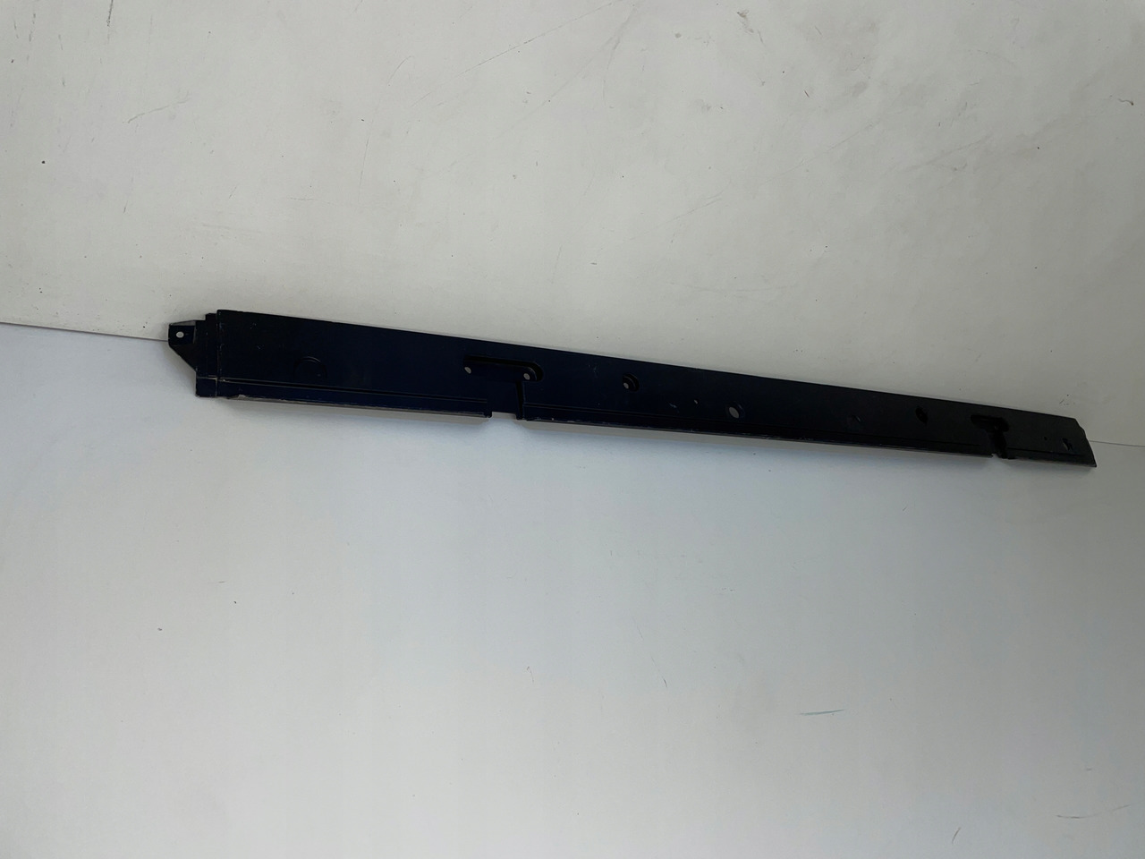 PODSZYBIEMASKOWNICA SZYBY OSŁONA DAF CV 1665944 - Szélvédő - Teherautó: 3 kép. PODSZYBIEMASKOWNICA SZYBY OSŁONA DAF CV 1665944 - Szélvédő - Teherautó: 3 kép.