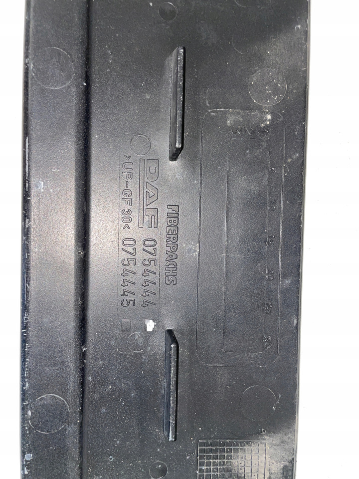 PODSZYBIEMASKOWNICA SZYBY OSŁONA DAF CV 1665944 - Szélvédő - Teherautó: 4 kép. PODSZYBIEMASKOWNICA SZYBY OSŁONA DAF CV 1665944 - Szélvédő - Teherautó: 4 kép.