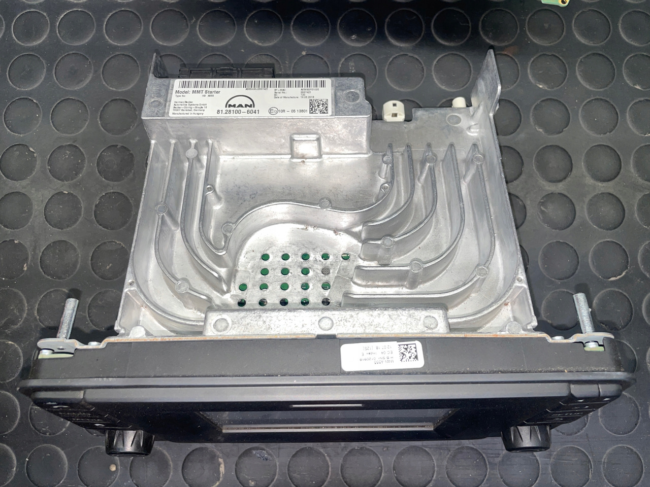 RADIO MAN TGX TGS TGL TGM EURO 6 NAWIGACJA 81281006041 - Navigációs rendszer - Teherautó: 2 kép. RADIO MAN TGX TGS TGL TGM EURO 6 NAWIGACJA 81281006041 - Navigációs rendszer - Teherautó: 2 kép.