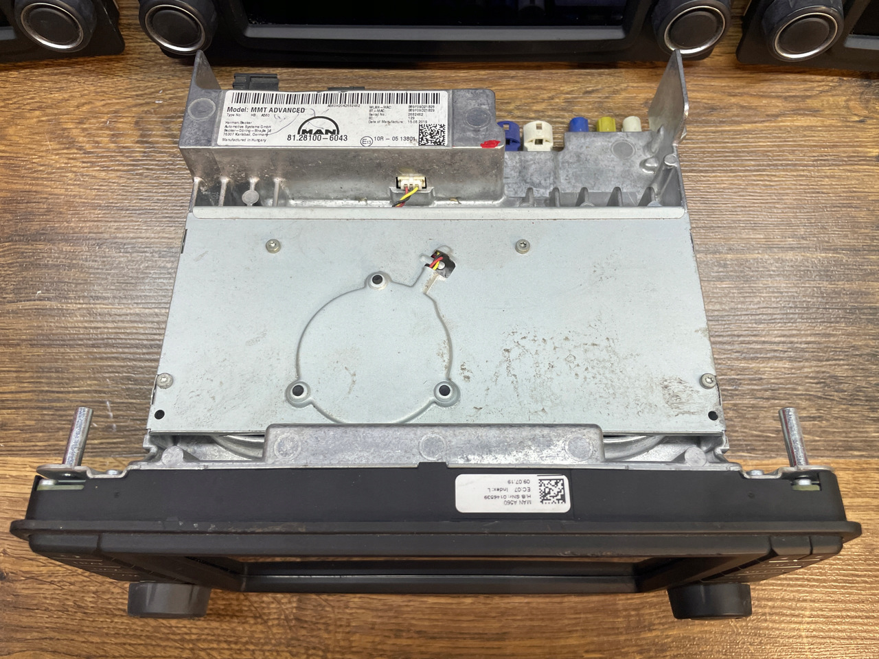 RADIO NAWIGACJA MAN TGS TGX EURO 6 81281006043 - Navigációs rendszer - Teherautó: 2 kép. RADIO NAWIGACJA MAN TGS TGX EURO 6 81281006043 - Navigációs rendszer - Teherautó: 2 kép.