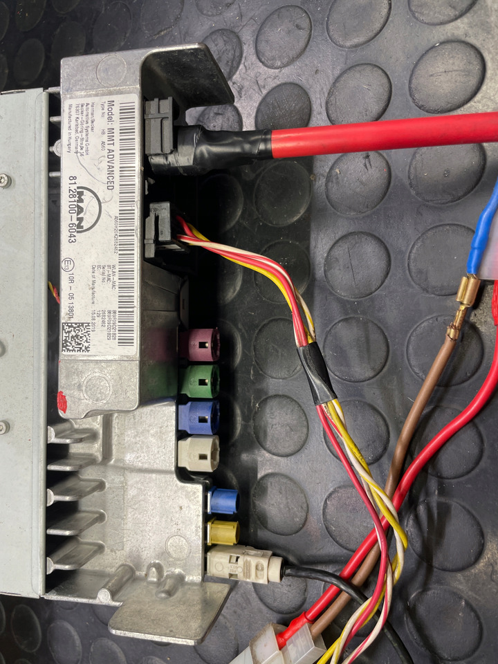 RADIO NAWIGACJA MAN TGS TGX EURO 6 81281006043 - Navigációs rendszer - Teherautó: 3 kép. RADIO NAWIGACJA MAN TGS TGX EURO 6 81281006043 - Navigációs rendszer - Teherautó: 3 kép.