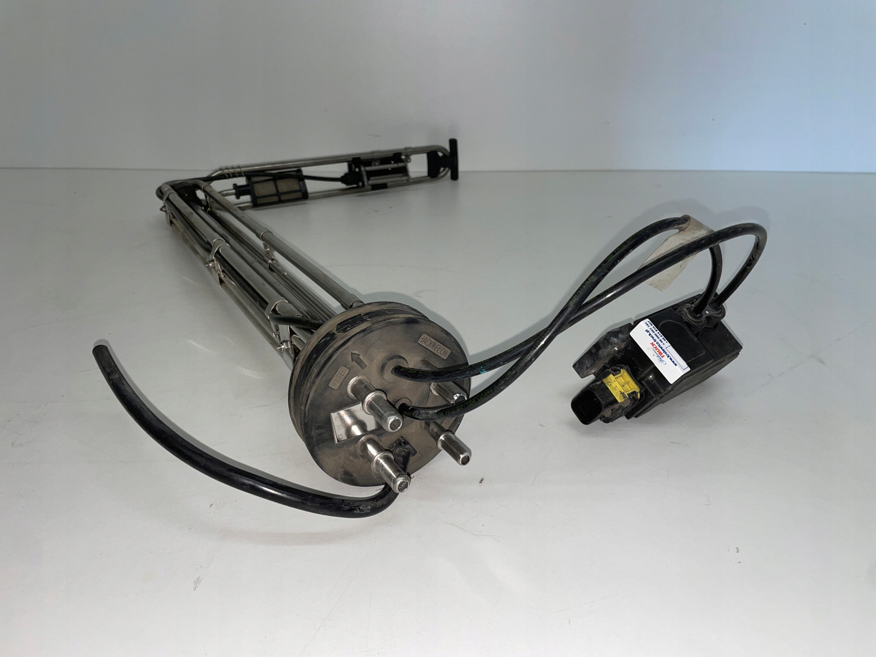 SMOK CZUJNIK ADBLUE AD BLUE MAN TGX TGS EURO 6 81154086040 - AdBlue tartály - Teherautó: 2 kép. SMOK CZUJNIK ADBLUE AD BLUE MAN TGX TGS EURO 6 81154086040 - AdBlue tartály - Teherautó: 2 kép.