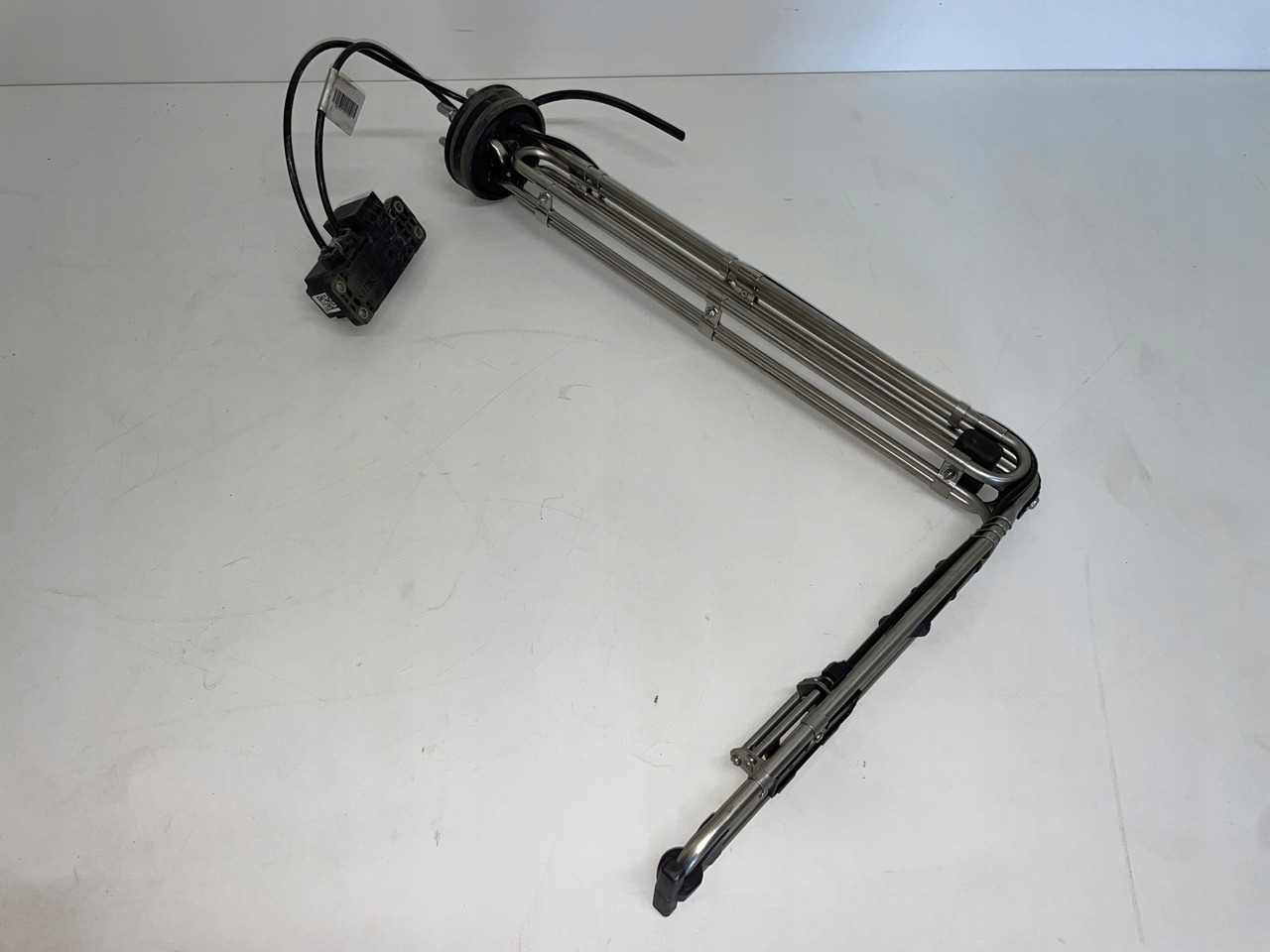 SMOK CZUJNIK ADBLUE AD BLUE MAN TGX TGS EURO 6 81154086040 - AdBlue tartály - Teherautó: 1 kép. SMOK CZUJNIK ADBLUE AD BLUE MAN TGX TGS EURO 6 81154086040 - AdBlue tartály - Teherautó: 1 kép.