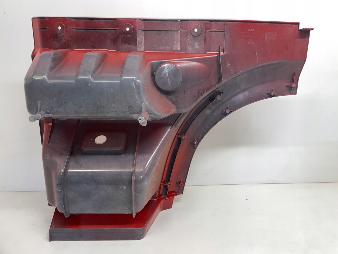 STOPNICA STOPIEŃ DAF XF 105 1836305 - Lépcső - Teherautó: 2 kép. STOPNICA STOPIEŃ DAF XF 105 1836305 - Lépcső - Teherautó: 2 kép.