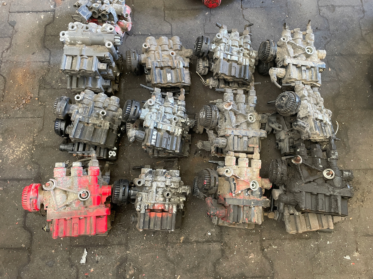 ZAWÓR PODUSZEK ECAS MAN TGA TGX TGS 4729000550 - Légrugó - Teherautó: 4 kép. ZAWÓR PODUSZEK ECAS MAN TGA TGX TGS 4729000550 - Légrugó - Teherautó: 4 kép.