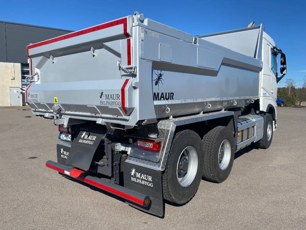 Volvo FH 540 - Billenőplatós teherautó: 3 kép. Volvo FH 540 - Billenőplatós teherautó: 3 kép.