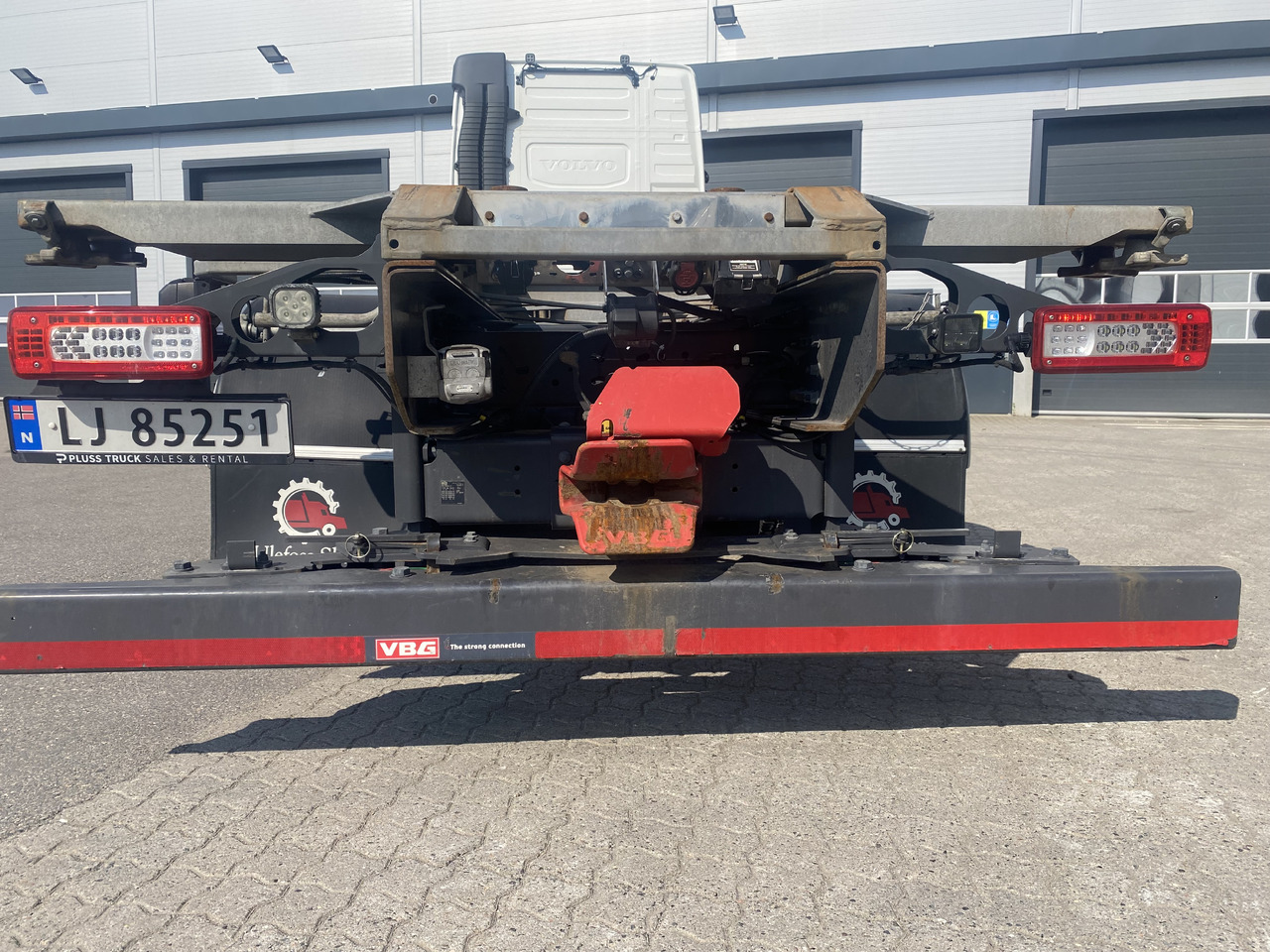 Volvo FH 540 - Cserefelépítményes teherautó: 5 kép. Volvo FH 540 - Cserefelépítményes teherautó: 5 kép.