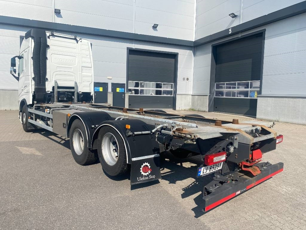 Volvo FH 540 - Cserefelépítményes teherautó: 4 kép. Volvo FH 540 - Cserefelépítményes teherautó: 4 kép.