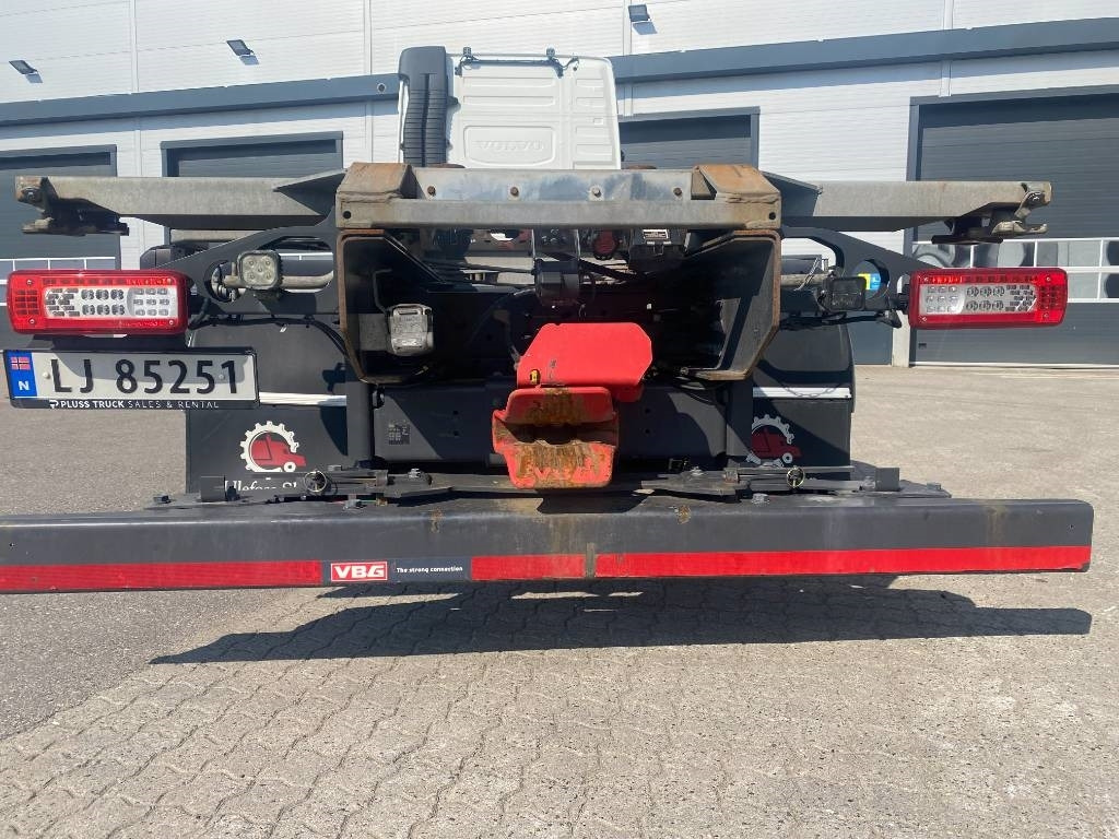 Volvo FH 540 - Cserefelépítményes teherautó: 5 kép. Volvo FH 540 - Cserefelépítményes teherautó: 5 kép.