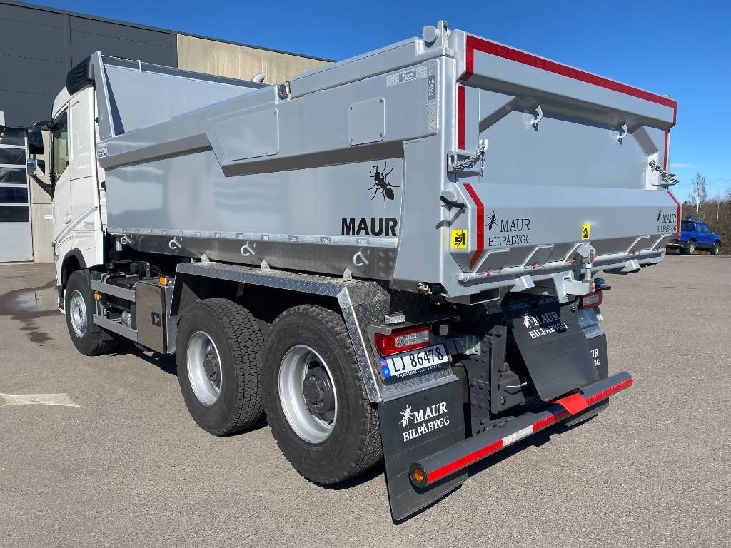 Volvo FH 540 - Billenőplatós teherautó: 4 kép. Volvo FH 540 - Billenőplatós teherautó: 4 kép.